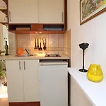 Oliver Apartments