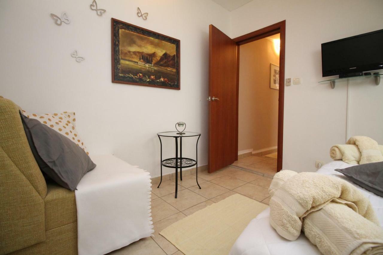 Oliver Apartment