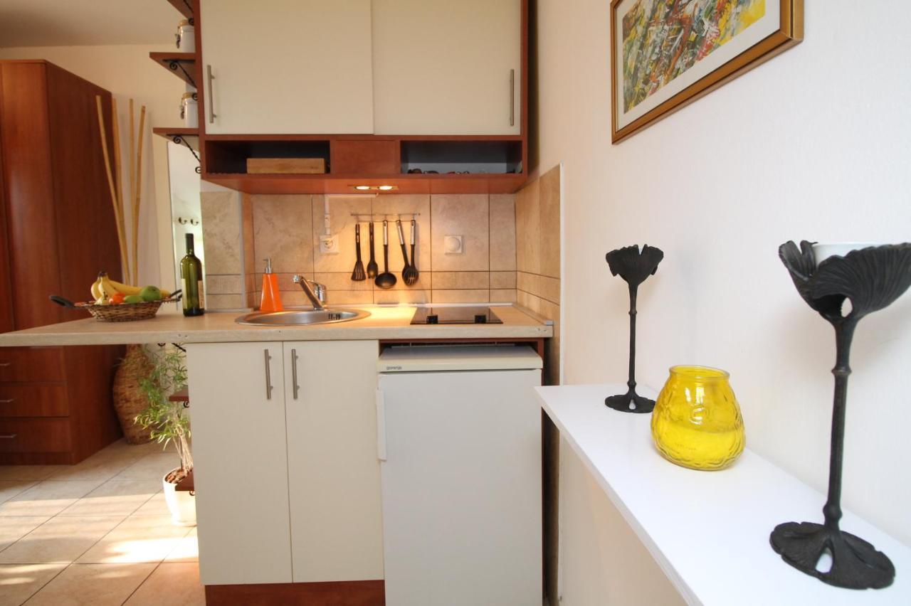 Oliver Apartment