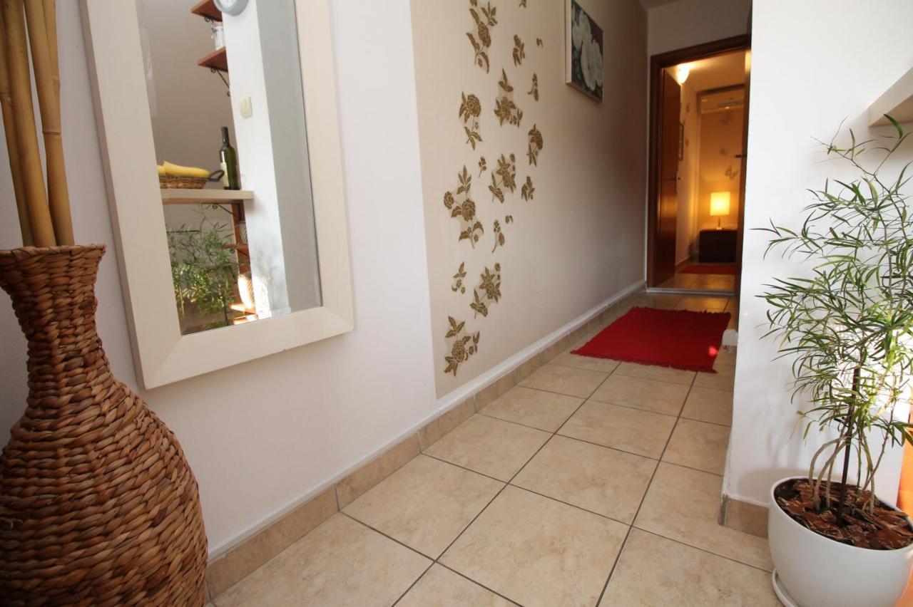 Oliver Apartment *