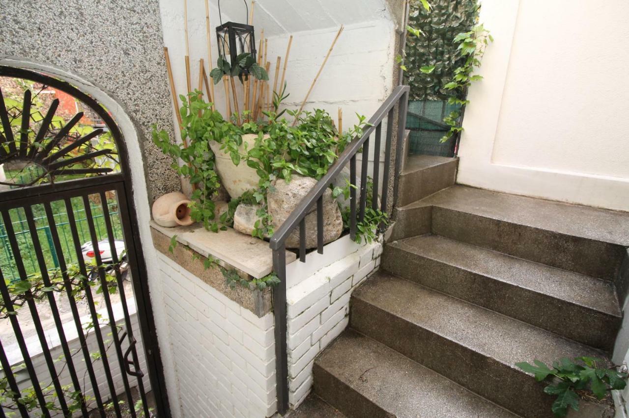 Oliver Apartment